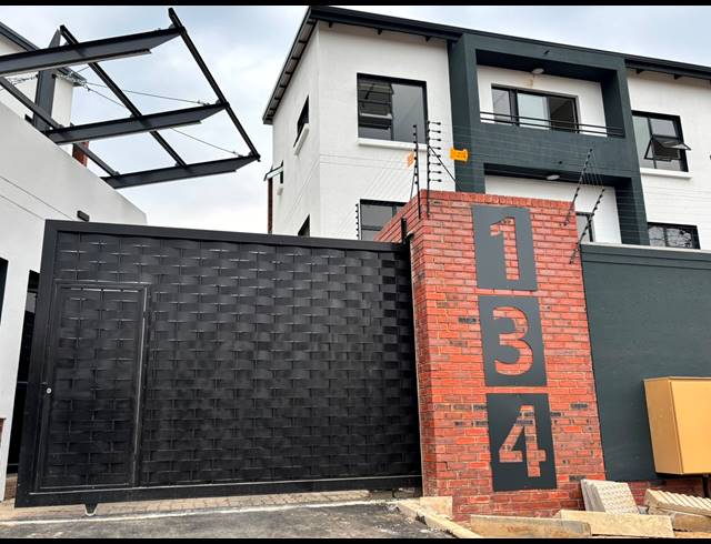 2 BEDROOM APARTMENT TO LET IN BRYANSTON